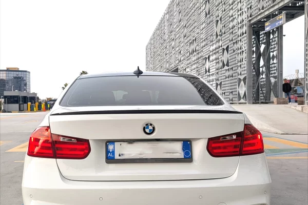 BMW 3 Series – Automat | 2.0 Dieselduke filluar nga 35 euro dita
