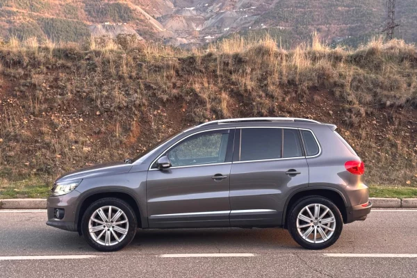 Volkswagen Tiguan – 2.0 Nafte | Automat duke filluar nga 35 euro dita