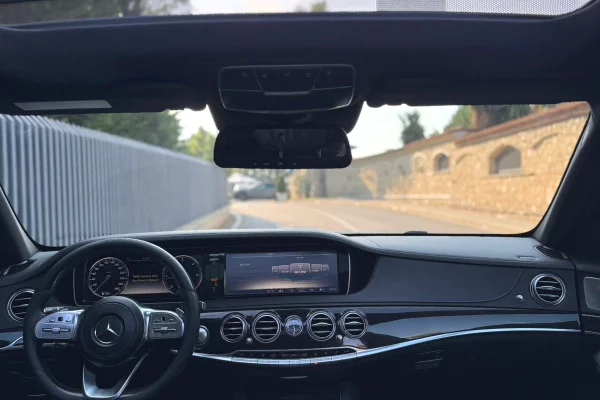 Makine me qera Rinas Tirane-Mercedes-Benz Maybach –duke filluar nga 200 euro dita