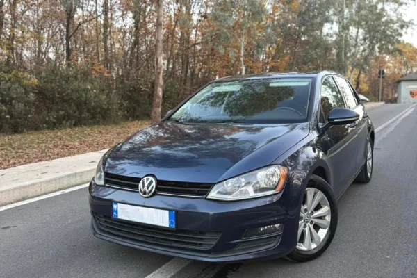 🚘 Volkswagen Golf 7 – 1.8 Benzine | Automatike duke filluar nga 50 euro dita