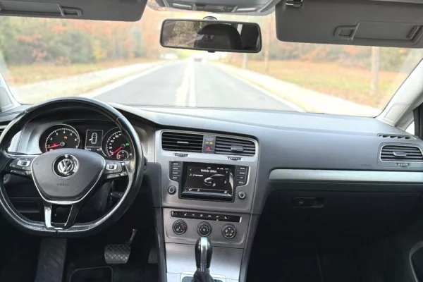 🚘 Volkswagen Golf 7 – 1.8 Benzine | Automatike duke filluar nga 50 euro dita
