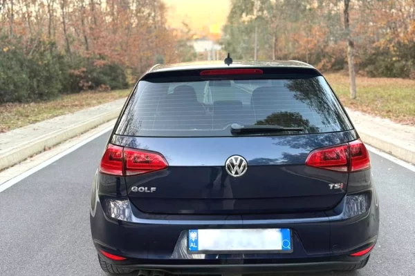 🚘 Volkswagen Golf 7 – 1.8 Benzine | Automatike duke filluar nga 50 euro dita