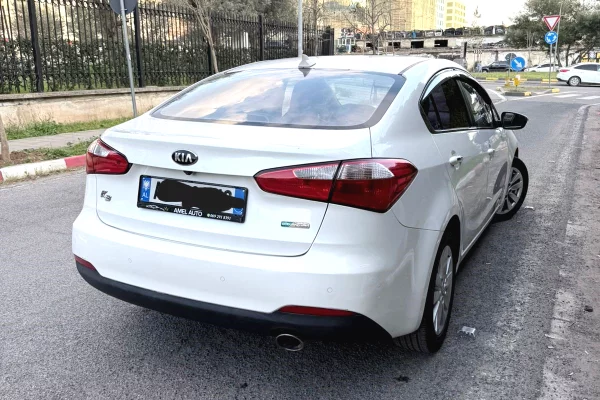 🚘 Kia K3 – 1.6 Benzine | Automatike duke filluar nga 40 euro dita