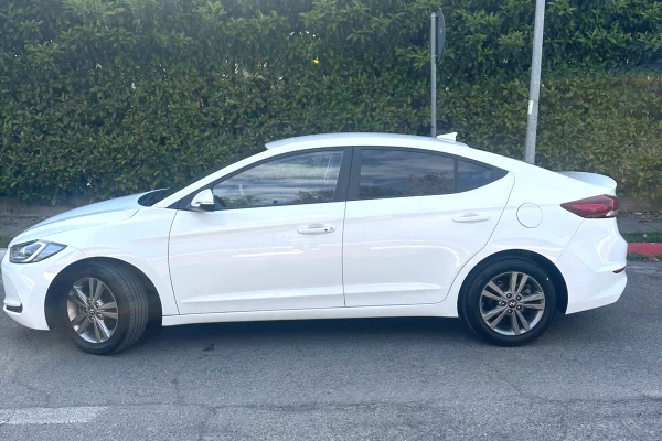 🚘 Hyundai Avante – 2.0 Benzine | Automatike duke filluar nga 45 euro dita