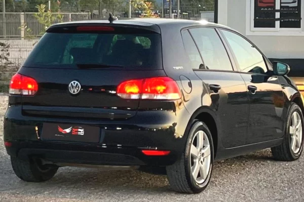 🚘 Makina me qera ne Rinas Tirane – Volkswagen Golf 6 2.0 Diesel | duke nisur nga 30 euro dita