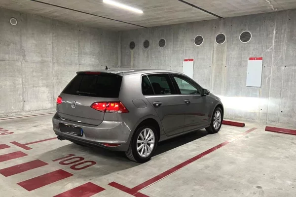 🚘 Makina me qera ne Rinas Tirane – Volkswagen Golf 7 2.0 Diesel | duke filluar nga 40 euro dita