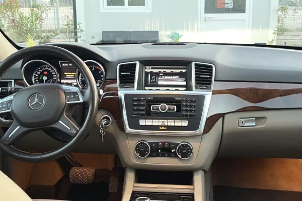 🚘 Makina me qera ne Rinas Tirane – Mercedes-Benz ML 3.5 | duke filluar nga 60 euro dita