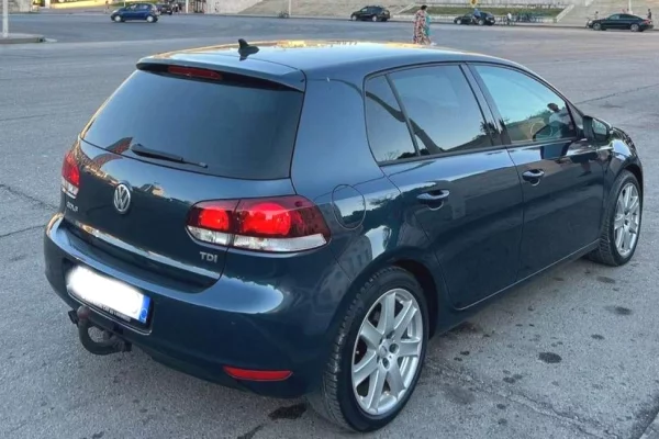  Makina me qera ne Rinas Tirane – Volkswagen Golf 6 2.0 Diesel | duke filluar nga 30 euro dita