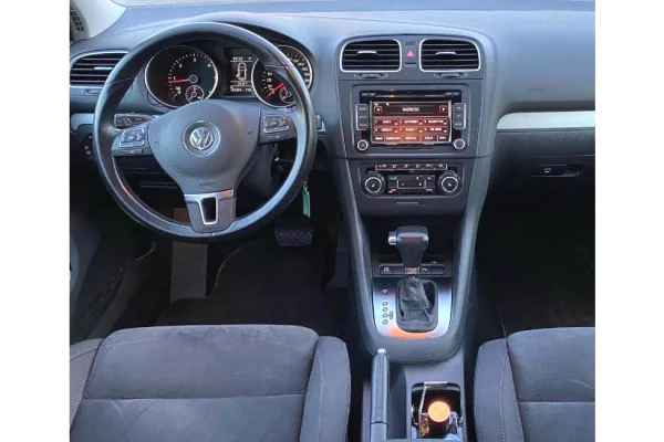 Makina me qera ne Rinas Tirane – Volkswagen Golf 6 2.0 Diesel | duke filluar nga 30 euro dita
