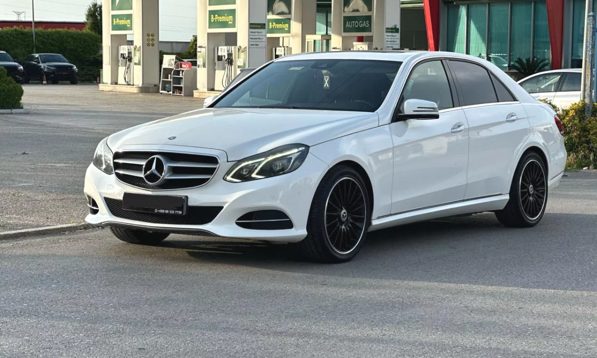 Makine me qera ne Rinas Tirane-Mercedes-Benz E-Class 220 duke filluar nga 70 euro dita