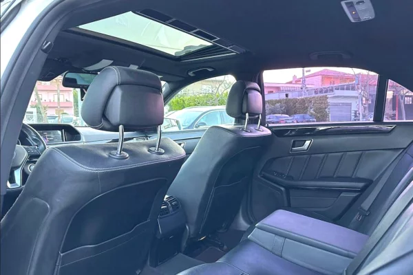 Makine me qera ne Rinas Tirane-Mercedes-Benz E-Class 220 duke filluar nga 70 euro dita