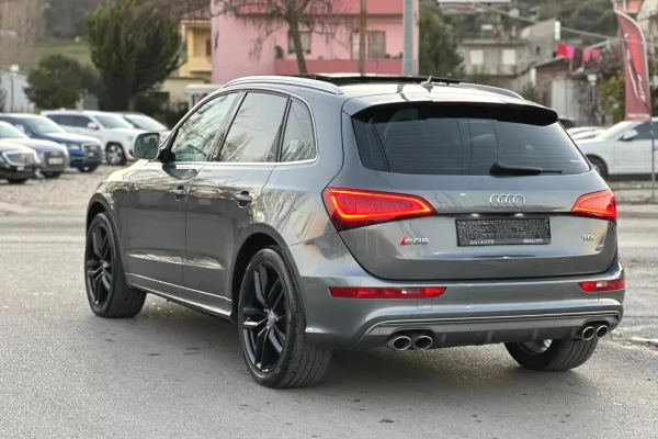 Makine me qera ne Rinas Tirane Audi SQ5 – 3.0 TDI duke filluar nga 75 euro dita
