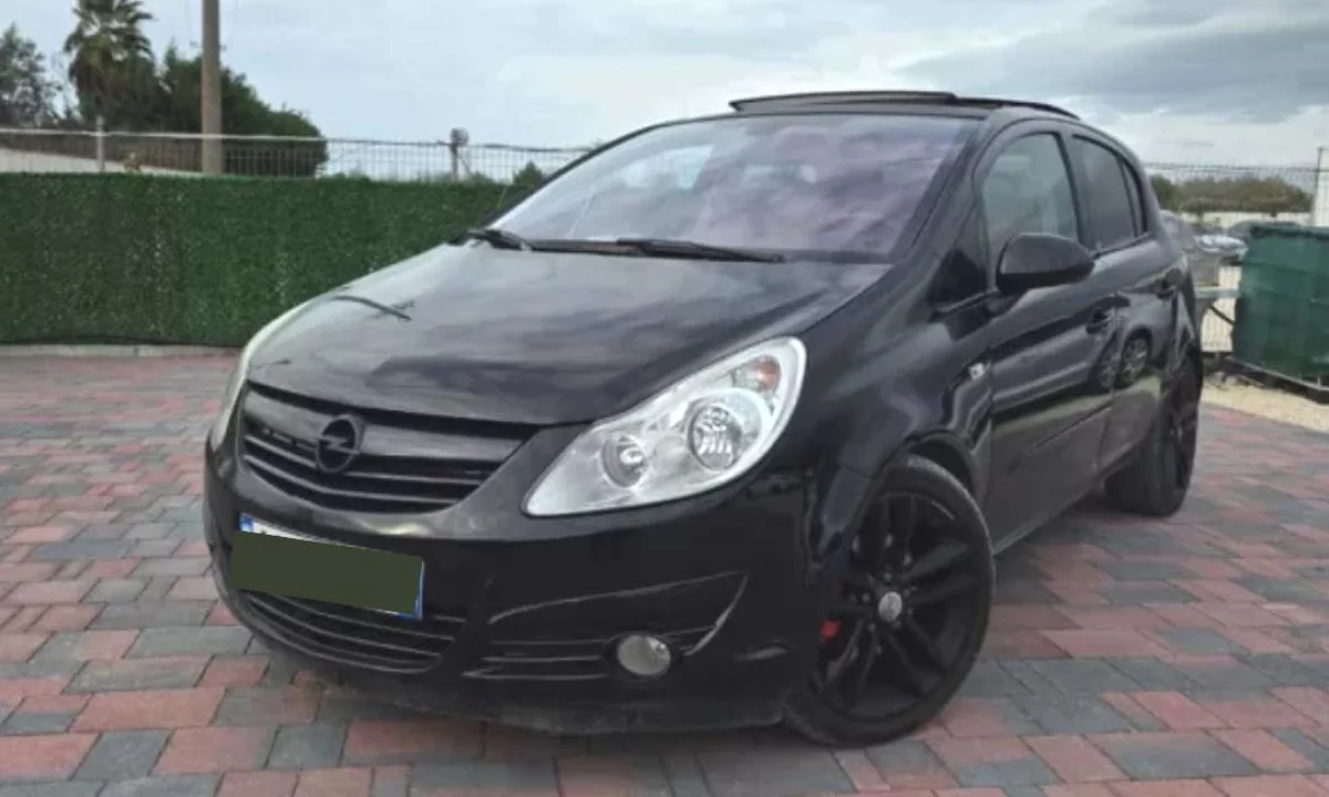 Makine me qera ne Rinas Tirane - Opel Corsa duke filluar nga 20 euro dita