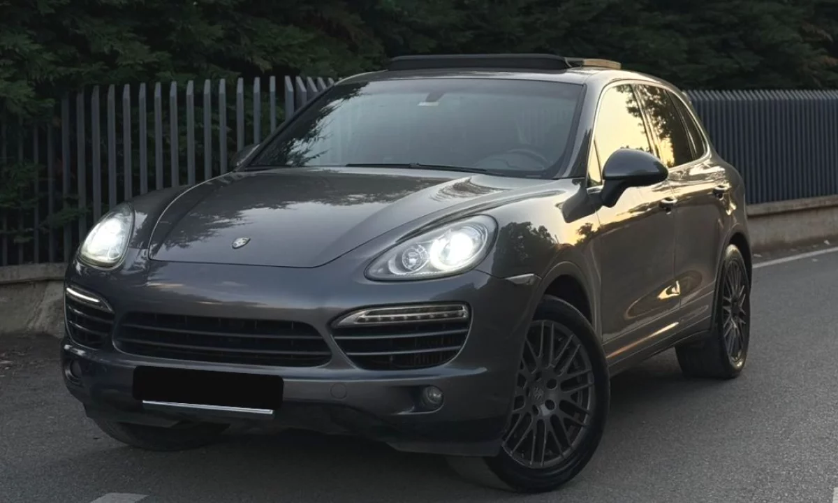 Makina me qera ne Rinas Tirane – Porsche Cayenne 3.0 Diesel duke filluar nga 100 euro dita