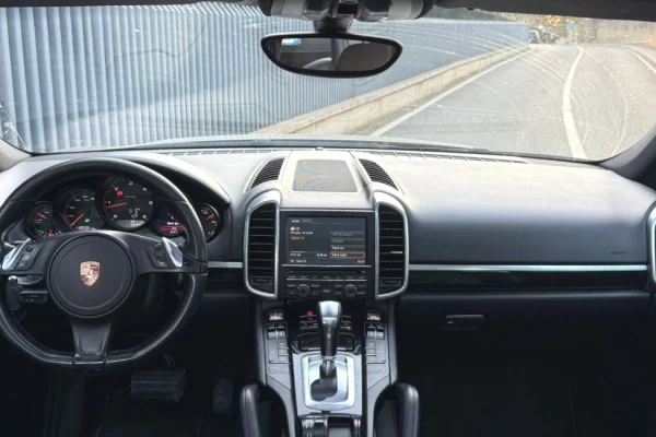 Makina me qera ne Tirane - 100 Euro