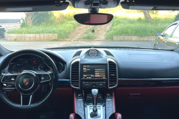 Makina me qera ne Tirane - 150 Euro