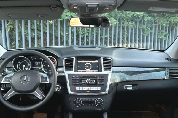 Makina me qera ne Tirane - 75 Euro