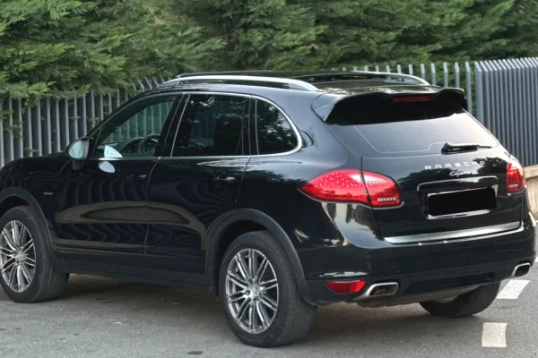 Makina me qera ne Tirane - 100 Euro