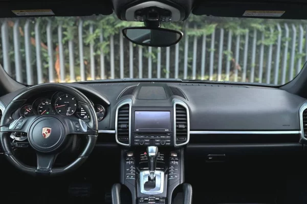 Makina me qera ne Tirane - 100 Euro