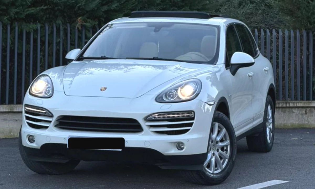 Makina me qera ne Rinas Tirane – Porsche Cayenne 3.0 Diesel per 100 euro dita