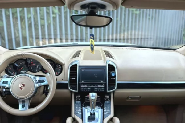 Makina me qera ne Tirane - 100 Euro