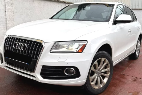 Makina me qera në Rinas Tiranë – Audi Q5 2.0 Benzinë | Automatike per 50 euro dita