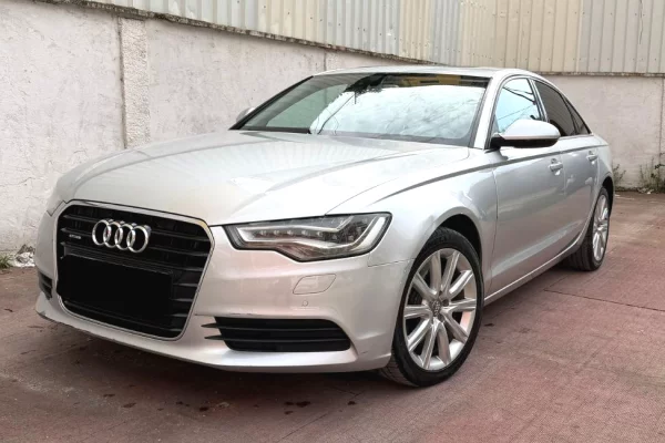 Makina me qera në Rinas Tiranë – Audi A6 3.0 Naftë  duke filluar nga 40 euro dita