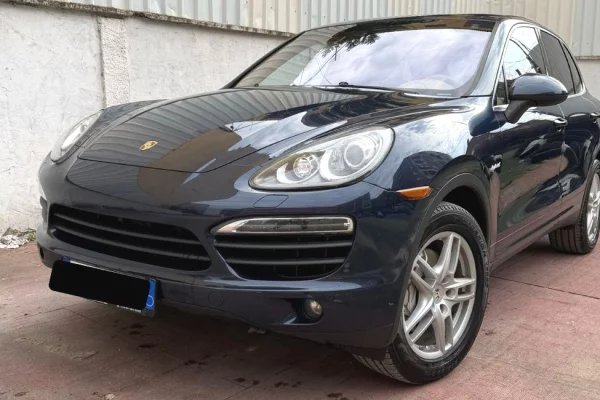  Makina me qera në Tiranë – Porsche Cayenne S 3.0 Hybrid | per 80 euro dita