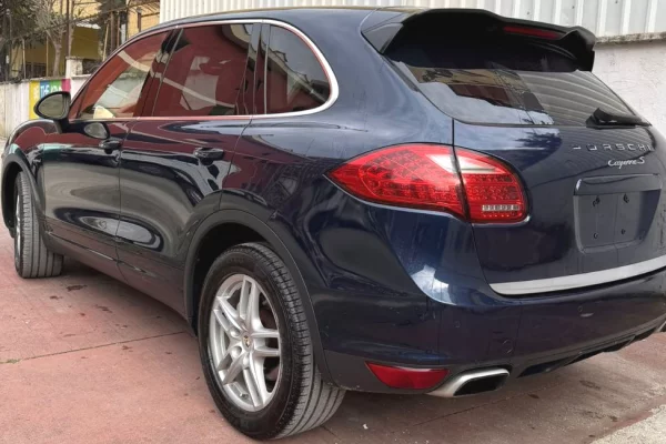  Makina me qera ne Tirane – Porsche Cayenne S 3.0 Hybrid | per 80 euro dita