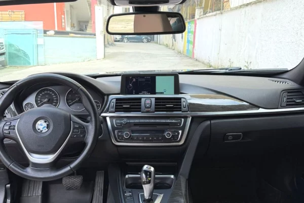 Makina me qera ne Tirane – BMW Seria 3 2.0 Nafte | Automatike duke filluar nga 40 euro dita