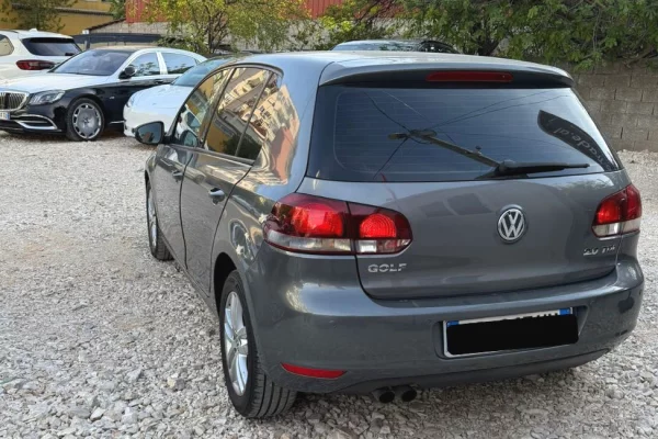 Makina me qera ne Rinas Tirane – Volkswagen Golf 6 2.0 Nafte  duke filluar nga 30 euro dita