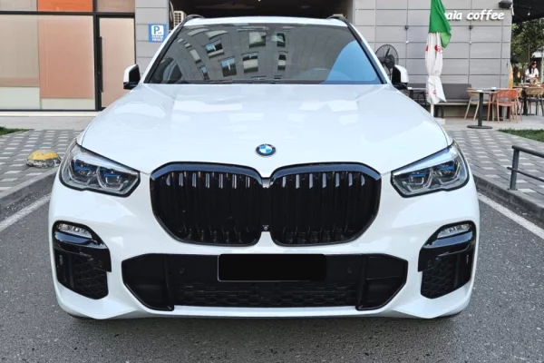 Makina me qera ne Rinas Tirane – BMW X5 3.0 Benzine  duke filluar nga 200 euro dita