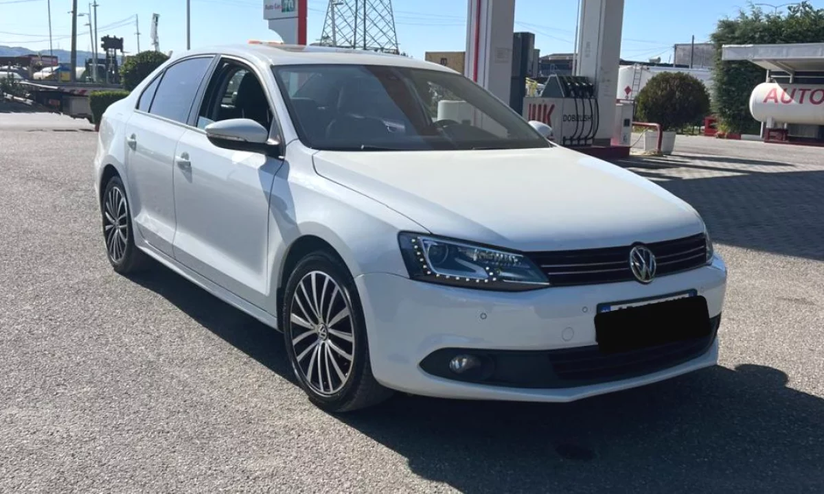 Makina me qera ne Rinas Tirane – Volkswagen Passat 2.0 Nafte  per 35 euro dita