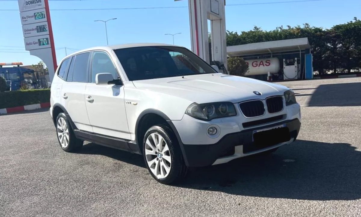 Makina me qera ne Rinas Tirane – BMW X3 Nafte per 40 euro dita