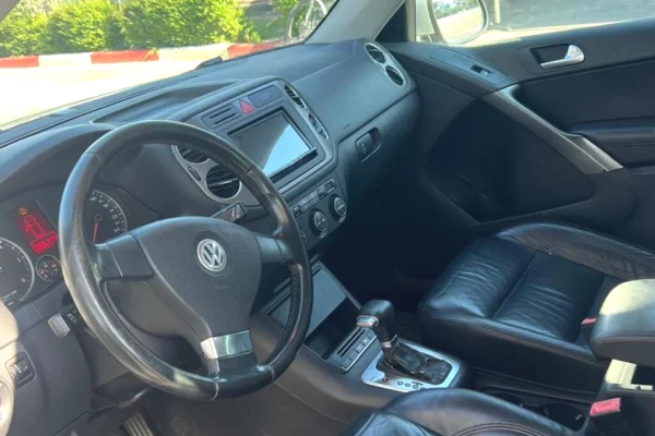  Makina me qera ne Rinas Tirane – Volkswagen Tiguan 2.0 Nafte per 40 euro dita