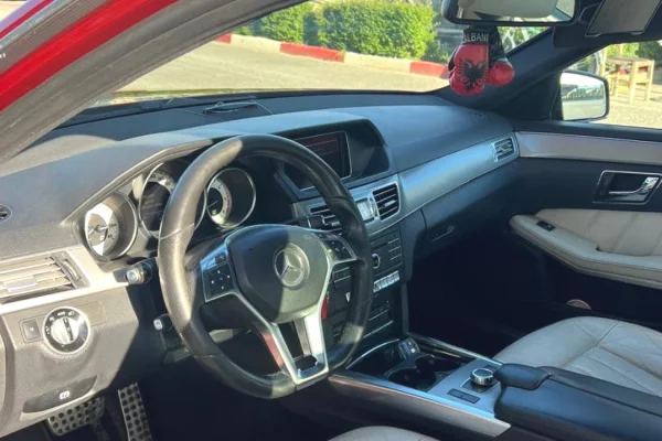 Mercedes E-Class 2015 – Luks & Performance me Super Cmim vetem 60Euro/dita