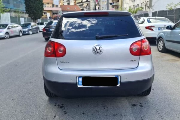 🔥 Makine me qera ekonomike ne Sarande – VW Golf 5 2006 duke filluar nga 20Euro/dita 🔥