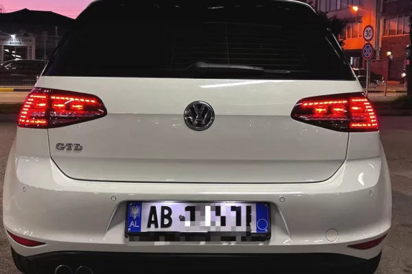 Makine me Qera ne Tirane Volkswagen Golf 7 GTD 2015 automatic duke filluar nga 50 euro dita