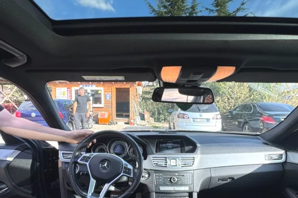 Mercedes-Benz E-Class 220 – Elegance & Komfort Premium vetem 70Euro/dita