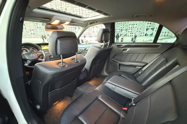 Mercedes-Benz E-Class | 2.2 Diesel Automat | Panorama | Komfort dhe Ekonomi – nga 35Euro / dita