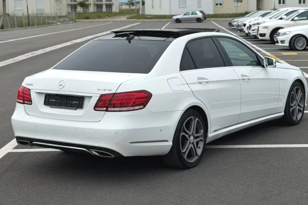 Mercedes-Benz E 220d 2016 – Komfort, Elegance   &   Ekonomi  duke filluar nga 50 euro dita