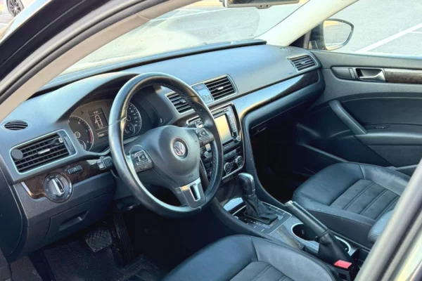 Makine me qera Volkswagen Passat SEL – 2.0 Diesel | Automatike duke filluar nga 35 euro dita