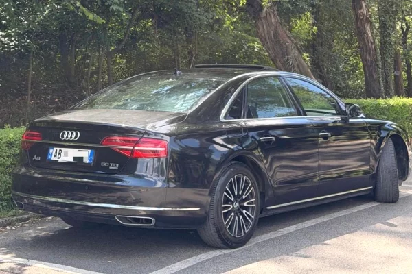 Makine me qera Audi A8 – 3.0 Diesel | Automatike | Panoramike duke filluar nga 90 euro dita