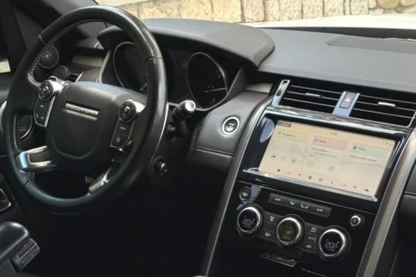 Makine me qera Land Rover Discovery – 3.0 Diesel | Automatike | 7 Vende duke fillur nga 100 euro dit