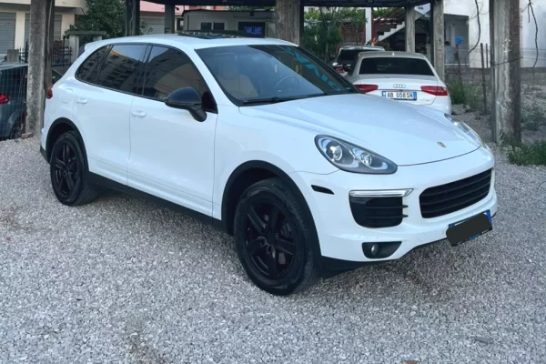Makina me qera ne Tirane - 120 Euro