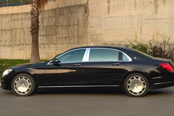 Mercedes-Benz S600 Maybach V12 – Ekskluzivitet, Fuqi dhe Luks i Pakrahasueshem