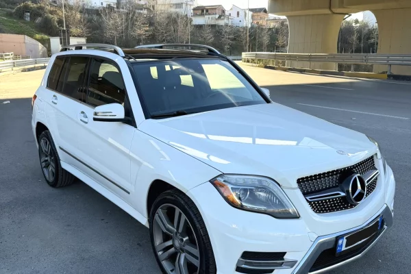 Makina ne shitje ne Tirane - 12,900 Euro