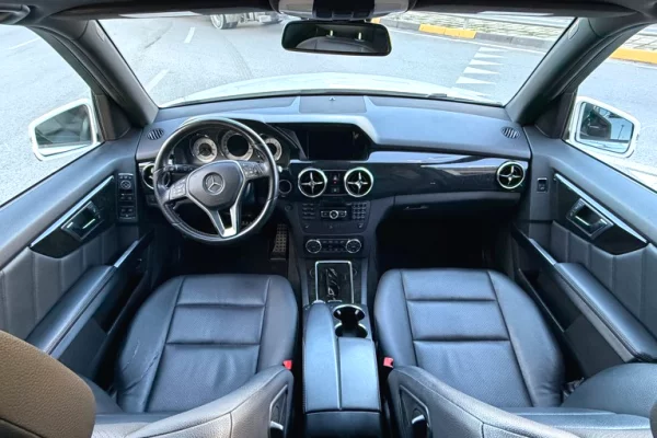 Makina ne shitje ne Tirane, Mercedes-Benz, 2015 Diesel,Kambio Automatik Pagesa 12,900  Euro.