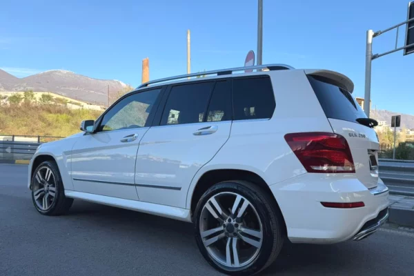 Cars for sale in Tirana, Mercedes-Benz, 2015 Diesel,Kambio Automatik Payment 11,900  Euro.