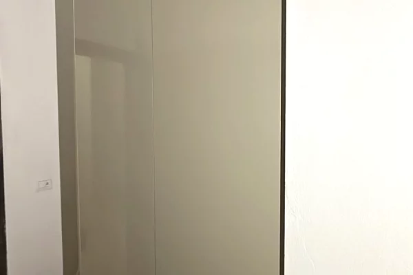 Shtepi ne shitje Apartament ne Tirane, 1+1, Mobilimi E mobiluar, Pagesa 135,000  Euro.